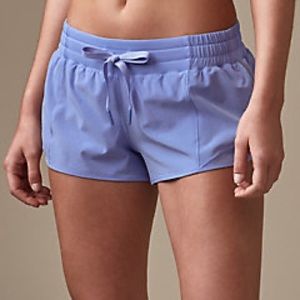 Lululemon Hotty Hot Shorts 2.5 inches